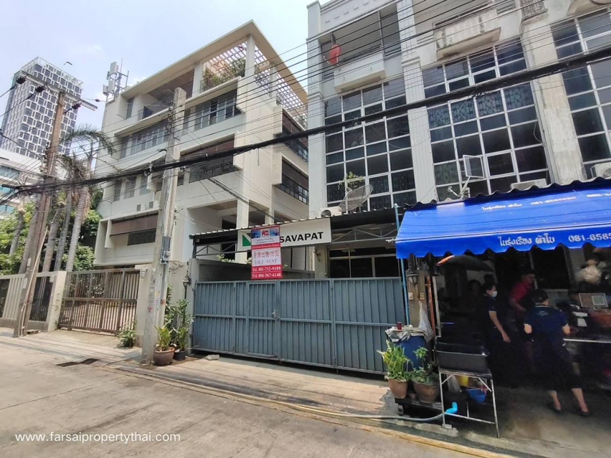 For RentTownhouseOnnut, Udomsuk : Townhouse for rent, 4 floors, area 30 sq m, usable area 250 sq m, 6 bedrooms, 4 bathrooms, air conditioning, Sukhumvit Road, near BTS On Anuch, rental price 25,000 baht/mo.