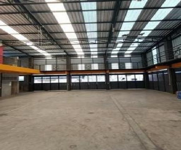 For RentWarehouseRamkhamhaeng, Hua Mak : For Rent Warehouse for rent in the heart of the city, Soi Hua Mak, not deep into the alley / Rama 9-Ramkhamhaeng location / Warehouse area 360 square meters / 3-phase electricity, container trucks can enter.