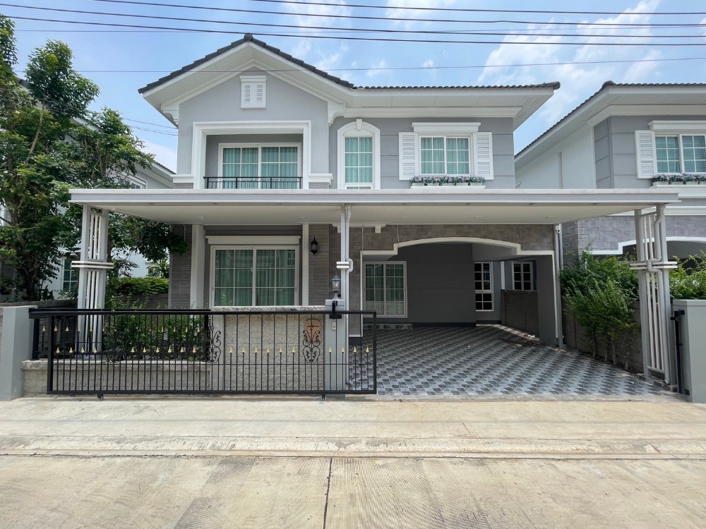 For SaleHouseSamut Prakan,Samrong : For sale Sale Golden Neo Sukhumvit-LaSalle Luxurious English style house near Central Bangna, only 1 kilometer* to the BTS.