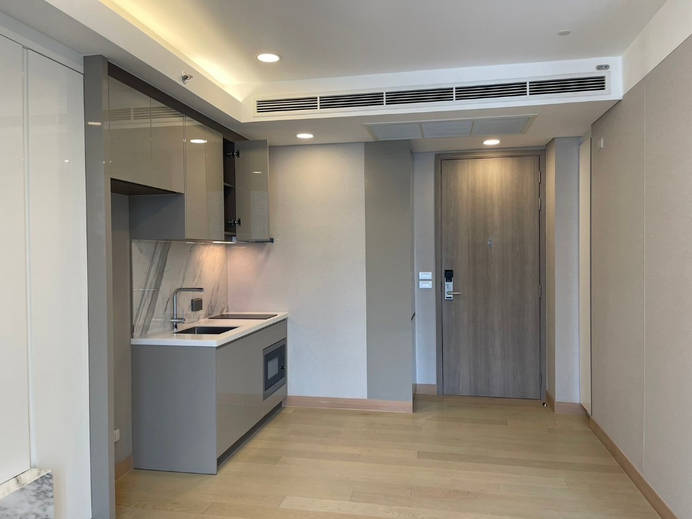 For SaleCondoKhlongtoei, Kluaynamthai : For sale, 1 bedroom, high floor, unblocked view. Suitable for investment-stay on your own at Siamese Exclusive Queens, only 50 meters from MRT Queen Sirikit National Convention Center.