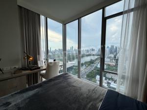 For SaleCondoKhlongtoei, Kluaynamthai : Wyndham Residence(Siamese Exclusive Queen) 3 bedroom Penthouse unitfull service apartment 131 sqm For sale------ 40,000,000 THB ---------contact 0816878954