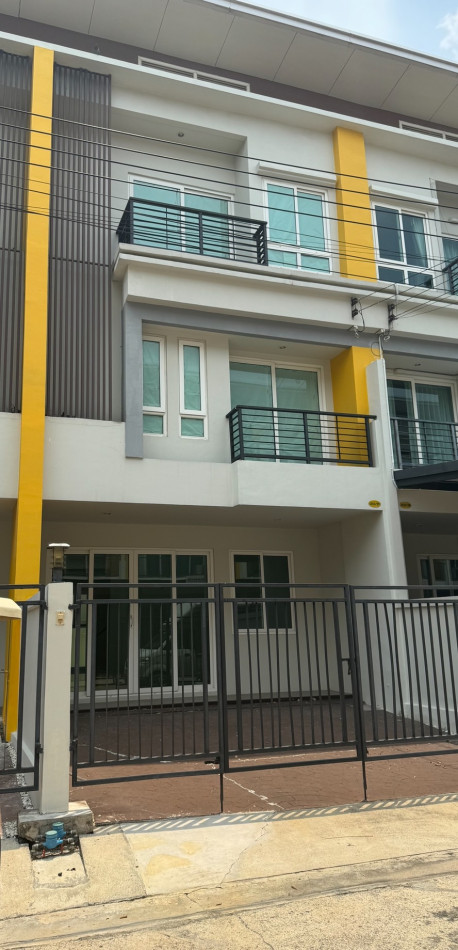 For RentTownhouseLadkrabang, Suwannaphum Airport : For rent-sale: Townhome Suvarnabhumi Town Huata Khe Lat Krabang 230 sq m. 23 sq wa. Good location on the main road [YNRT00010]