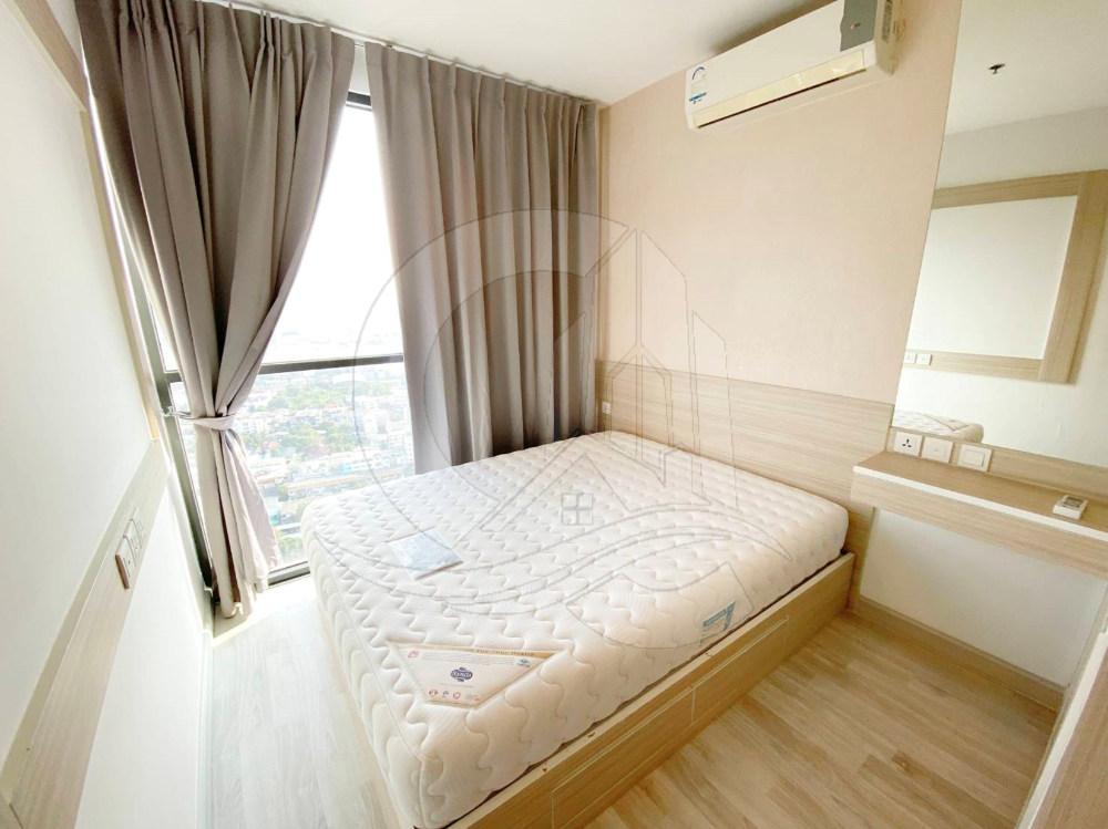 For RentCondoWongwianyai, Charoennakor : 💥 Ideo mobi Sathorn (Ideo Mobi Sathorn) 💥 Rental price only 28,000/month, 2-storey Duplex room, very good view, 2 bedrooms, 2 bathrooms 💥 Near BTS Krung Thon Buri, only 50 meters, very convenient to travel, easy to find food, very close to Sathorn