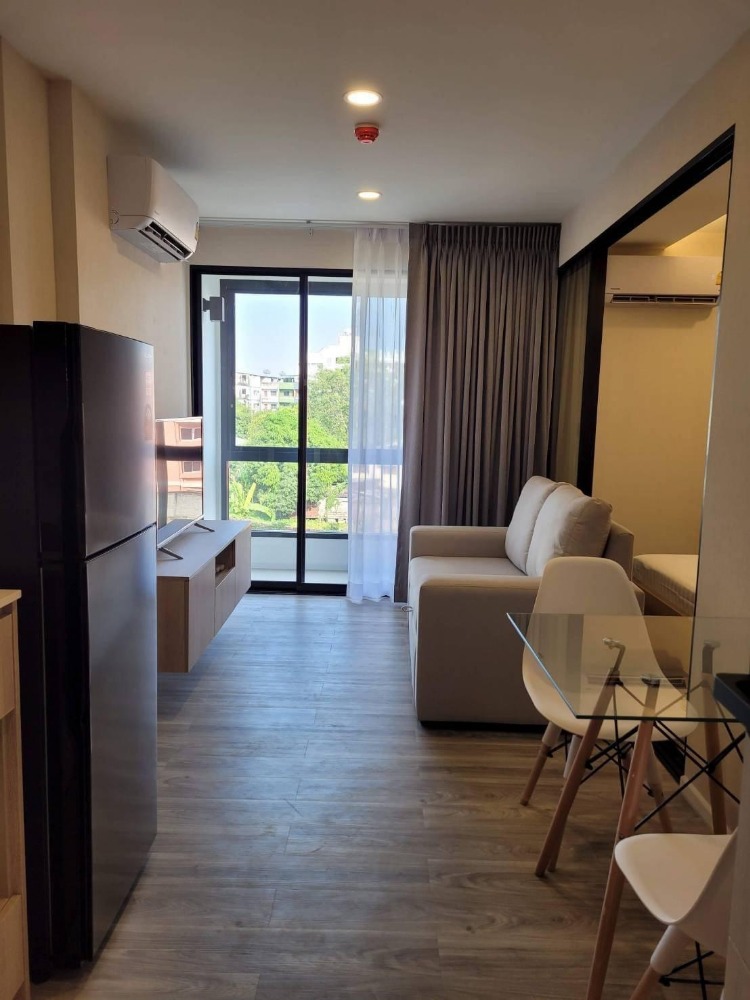 For RentCondoOnnut, Udomsuk : For rent IKON 77, size 30 sq m, near BTS On Nut, shuttle service available, 1Bedplus, garden view, fully furnished, washing machine included