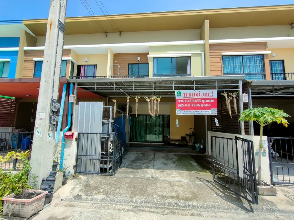 For SaleHouseMahachai Samut Sakhon : Urgent sale!! 2-story townhome, Pruksa Delight Village, Bang Khun Thian-Chai Thale, Samut Sakhon, townhome for sale, Pruksa Village 6, Thian Talay 32