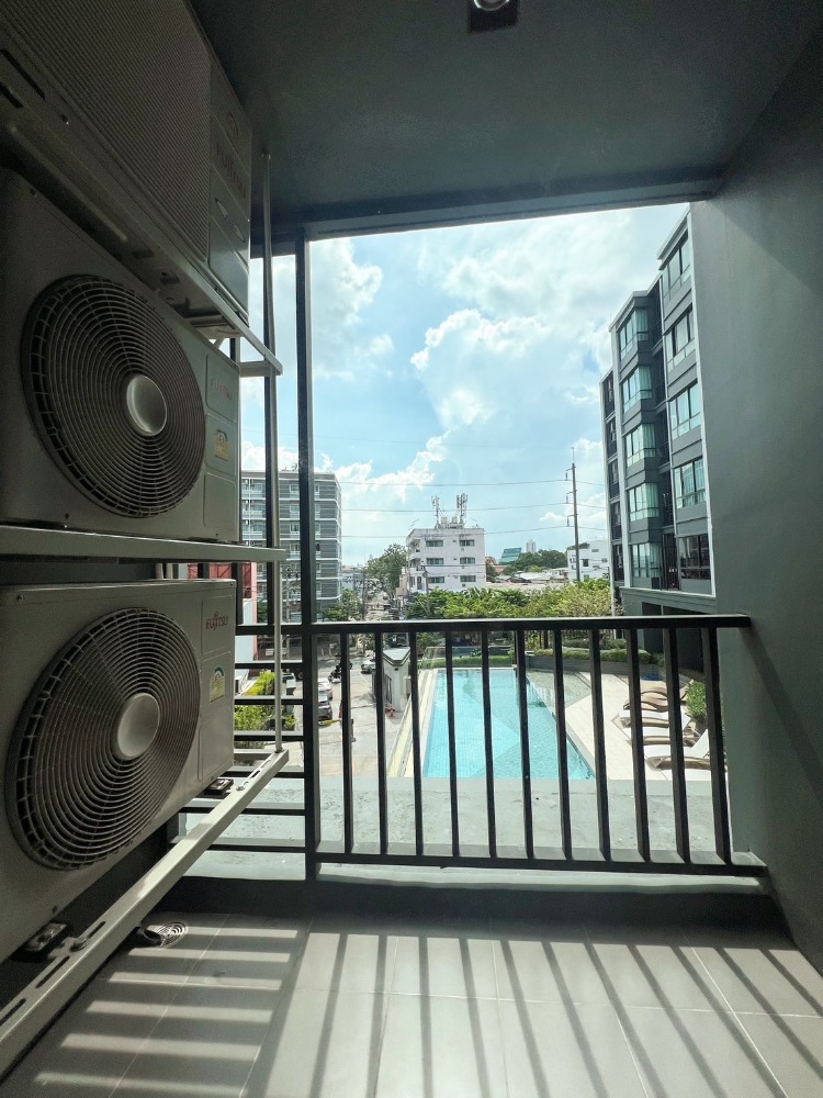 For SaleCondoWongwianyai, Charoennakor : For Sale: Niche Mono Isarapap Condo, 2 Bedrooms + Pool View