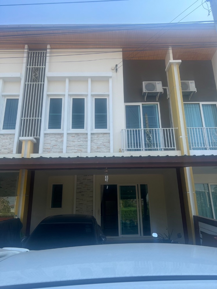 For SaleTownhouseSamut Prakan,Samrong : Urgent sale townhouse, main road, garden view, Golden Town Bangna-King Kaew, near Suvarnbhumi Airport.