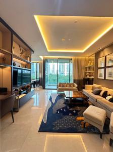 For RentCondoWitthayu, Chidlom, Langsuan, Ploenchit : Sindhorn Residence luxury residence for rent