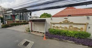 For SaleTownhousePattanakan, Srinakarin : Townhome for sale, Klang Muang Village, 4 bedrooms, 3 bathrooms, Rama 9 Soi 43.