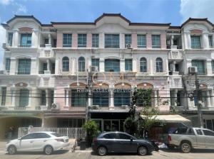 For SaleTownhouseYothinpattana,CDC : Townhome Baan Klang Muang Rama 9 - Ladprao / 4 bedrooms (FOR SALE), Baan Klang Muang Rama 9 - Ladprao / Townhome 4 Bedrooms (FOR SALE) RUK691