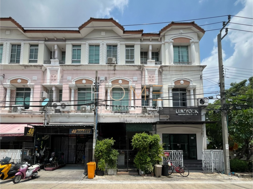 For SaleTownhouseYothinpattana,CDC : Located on the expressway ✨ Townhome Baan Klang Muang Rama 9 - Ladprao / 4 bedrooms (FOR SALE), Baan Klang Muang Rama 9 - Ladprao / Townhome 4 Bedrooms (FOR SALE) RUK765