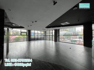 For RentShowroomSukhumvit, Asoke, Thonglor : Large showroom for rent in Sukhumvit