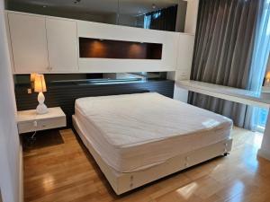 For SaleCondoWitthayu, Chidlom, Langsuan, Ploenchit : Condo for sale: Athenee Residence Ruamrudee, near BTS Ploenchit, price only 28,000,000 baht.