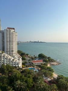 For SaleCondoPattaya, Bangsaen, Chonburi : For sale condo The palm wongamat beach front pattaya (S03-1820)