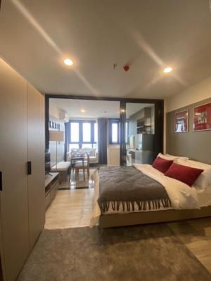 For SaleCondoRatchadapisek, Huaikwang, Suttisan : For sale with tenant, Condo XT Huai Khwang, 1 bedroom, high floor, decorated like a sample room.