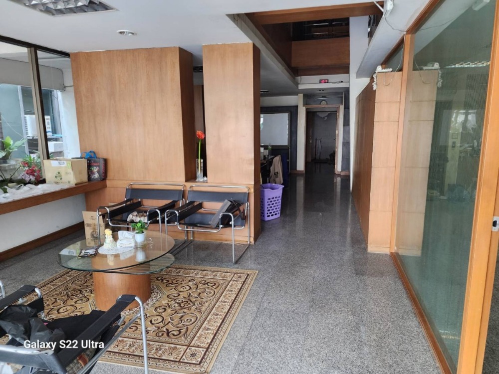 For SaleHouseRamkhamhaeng, Hua Mak : House for sale, a 4-story building, location Town in Town, area 93 sq w, price 60 million baht.