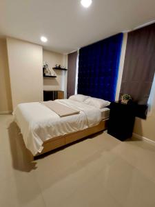 For RentCondoVipawadee, Don Mueang, Lak Si : Condo for rent, JW Condo @ Don Mueang, near Don Mueang Airport (corner room)