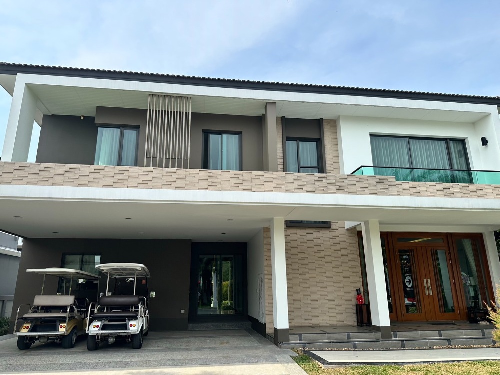 For RentHouseBangna, Bearing, Lasalle : 6605-446 House for rent, Bangna Srinakarin, THE GRAND LUX BANGNA, 5 bedrooms, has a private swimming pool.