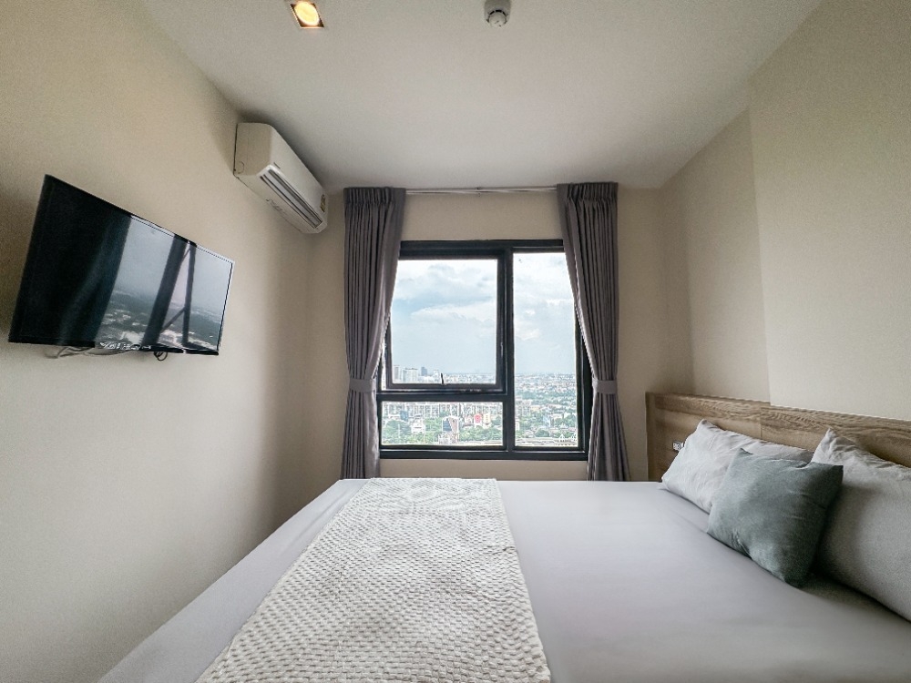 For SaleCondoPattanakan, Srinakarin : S-RPT205 Condo Rich Park Triple Station, 1 bedroom, 1 bathroom, size 27 sq m., 31st floor, 3.66 million 064-878-5283