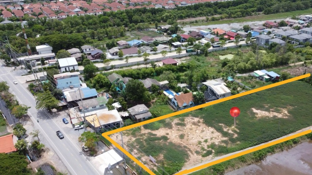 For RentLandMin Buri, Romklao : Long term rental! Land already filled in, 3 rai, next to the main road, Mitmaitri Soi 10/6, width 36 m., near Nong Chok Housing Estate. Suitable for opening a flea market Trade and do a lot of business.