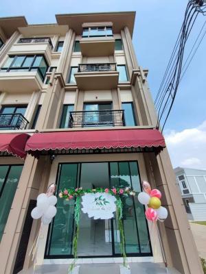 For RentTownhouseMin Buri, Romklao : Townhome for rent The Eiffel Ramkhamhaeng -  Krungthep Kreetha, corner house, good location near Suvarnabhumi Airport🎊🧑‍🎄💫