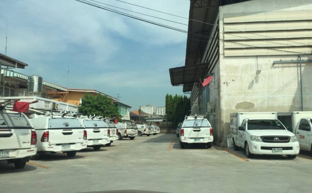 For RentWarehouseEakachai, Bang Bon : Warehouse for rent in Bang Mot Rama 2 Soi 37 550 meters from the main road.