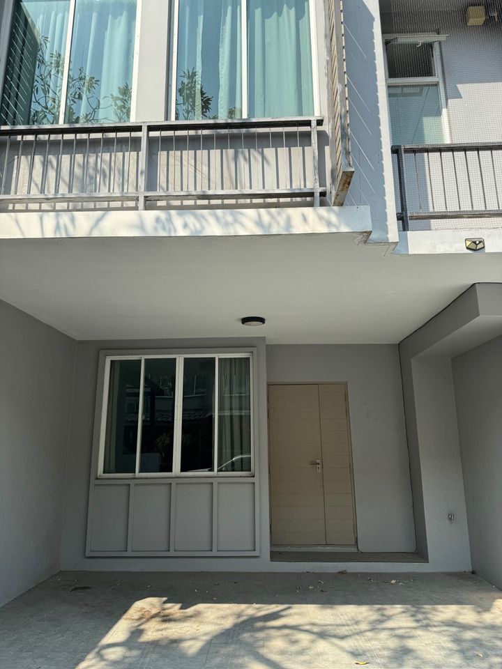 For RentTownhouseKaset Nawamin,Ladplakao : Townhouse for rent, Areeya Daily Kaset Nawamin-Lat Pla Khao project.