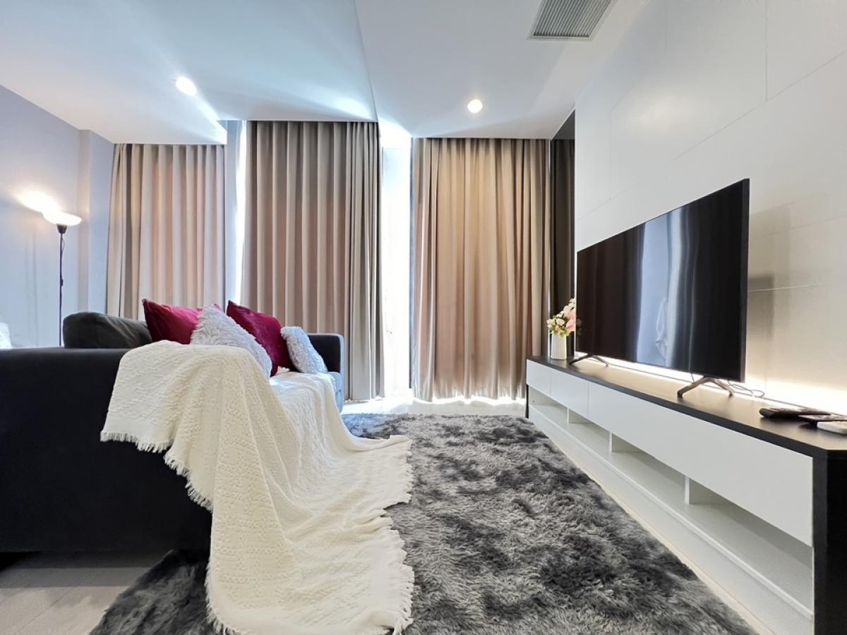 For RentCondoWitthayu, Chidlom, Langsuan, Ploenchit : 🛋️💖For rent Noble Ploenchit 1 bedroom, garden view🍃Decorated, ready to move in Line ID: @ladysai (with @)