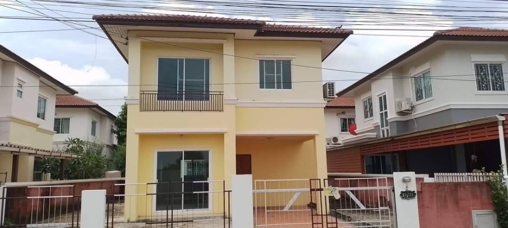 For SaleHouseChachoengsao : Single house for sale The cheapest price in the project is in front of the Baan K.C. 2 project, Suwinthawong, Chachoengsao.