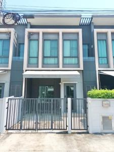 For SaleTownhouseSamut Prakan,Samrong : Very good location! Townhome Pleno Sukhumvit-Bangna, next to the main road, near Mega Bangna. There are many routes to enter and exit including Bangna, Theparak, King Kaew and Srinakarin.