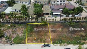 For SaleLandLadkrabang, Suwannaphum Airport : Land for sale, On Nut 65, Intersection 14, already filled, beautiful plot, size 83 sq m., only one plot, urgent, 2.95 million baht.