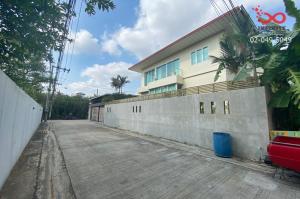 For SaleHouseYothinpattana,CDC : 2-storey detached house for sale, 130 square meters, Soi Pradit Manutham 12 (Soi Ruam Nam Jai, Intersection 4), near Ramindra Expressway.