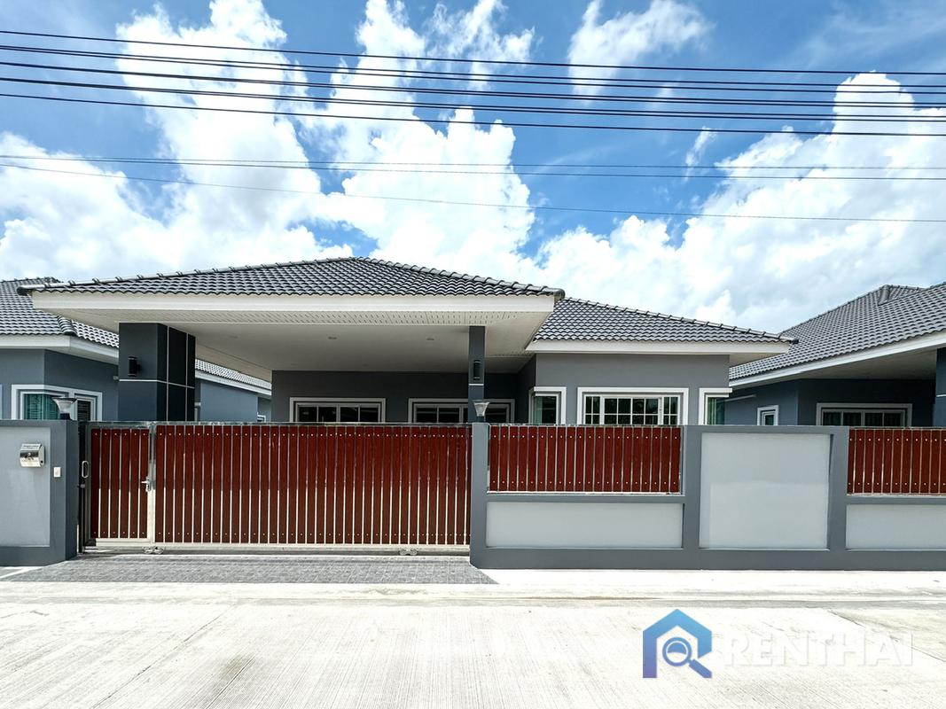 For SaleHousePattaya, Bangsaen, Chonburi : Minimal family house at Huai yai