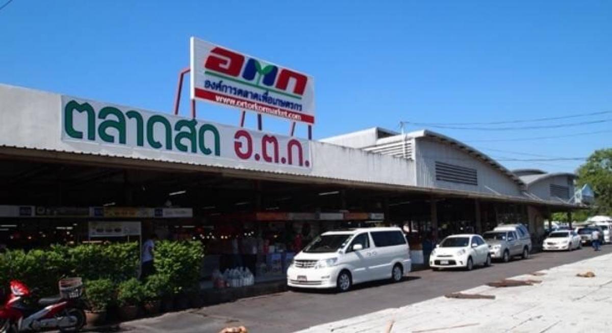 For RentRetailSapankwai,Jatujak : For rent or sale, market stall space, A.T.O. has 2 stalls, a corner stall and an adjacent stall in front of the roadside. Near the MRT entrance and exit. Very good location, Or Tor Market, ranked 4th best market in the world for buying. There are many for