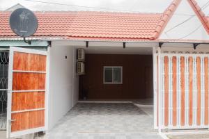 For SaleTownhouseHuahin, Prachuap Khiri Khan, Pran Buri : 📌 Urgent sale, one-story townhouse. In the heart of Hua Hin city, Soi Chomsin 26, near Hua Hin market, only 5 minutes!