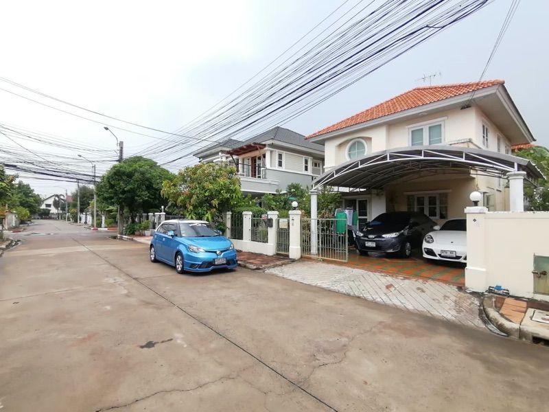 For RentHouseNawamin, Ramindra : ++House for rent, Chuan Chuen City Watcharapol Ramintra, 2-story house, 60 sq m, parking for 2 cars, good location ++