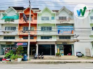 For SaleShophouseMin Buri, Romklao : Romklao shophouse for sale Romklao shophouse for rent, wide space, suitable for an office, office, trading, near the motorway. Lat Krabang BTS