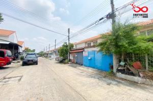 For SaleTownhousePathum Thani,Rangsit, Thammasat : 2-story townhouse for sale, Baan Eua-Athorn, Rangsit, Khlong 9, Rangsit - Nakhon Nayok Road.