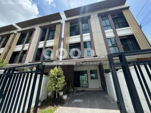 For SaleTownhouseThaphra, Talat Phlu, Wutthakat : Urgent sale announcement, 3-story townhome at Baan Klang Muang Kanlapaphruek, area 18.6 sq m, 3 bedrooms, 3 bathrooms.