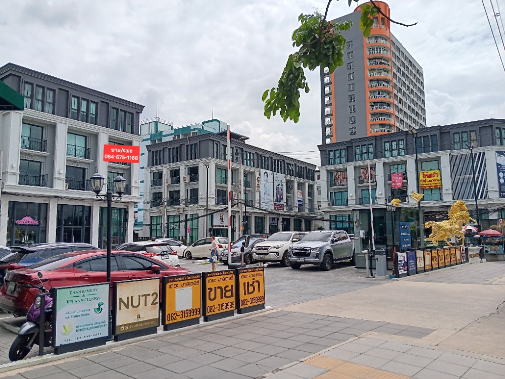 For SaleHome OfficeOnnut, Udomsuk : Good sales, prosperous business Must be here only!! 4.5-story home office, luxurious design, The Master@BTS On Nut 2 (Sukhumvit 77) with private elevator (corner room, 270 degree view, last room of the project) and plenty of space on the side.