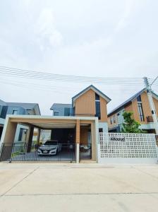 For SaleHousePattaya, Bangsaen, Chonburi : Single house for sale Modern style, Bang Saen District, new house, good condition, 4 bedrooms.