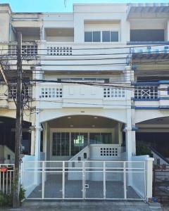 For SaleTownhouseOnnut, Udomsuk : Townhome for sale, On Nut 39, Suan Luang