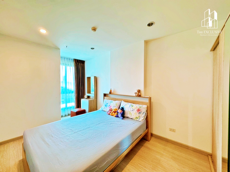 For SaleCondoPinklao, Charansanitwong : Condo for sale Ideo Mobi Charan - Interchange near MRT Bang Khun Non with furniture.