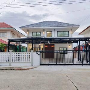 For SaleHousePathum Thani,Rangsit, Thammasat : 🛣️ Beautiful house for sale, location on Rangsit-Nakhon Nayok Road. Khlong 11 price 2,990,000 baht, free transfer