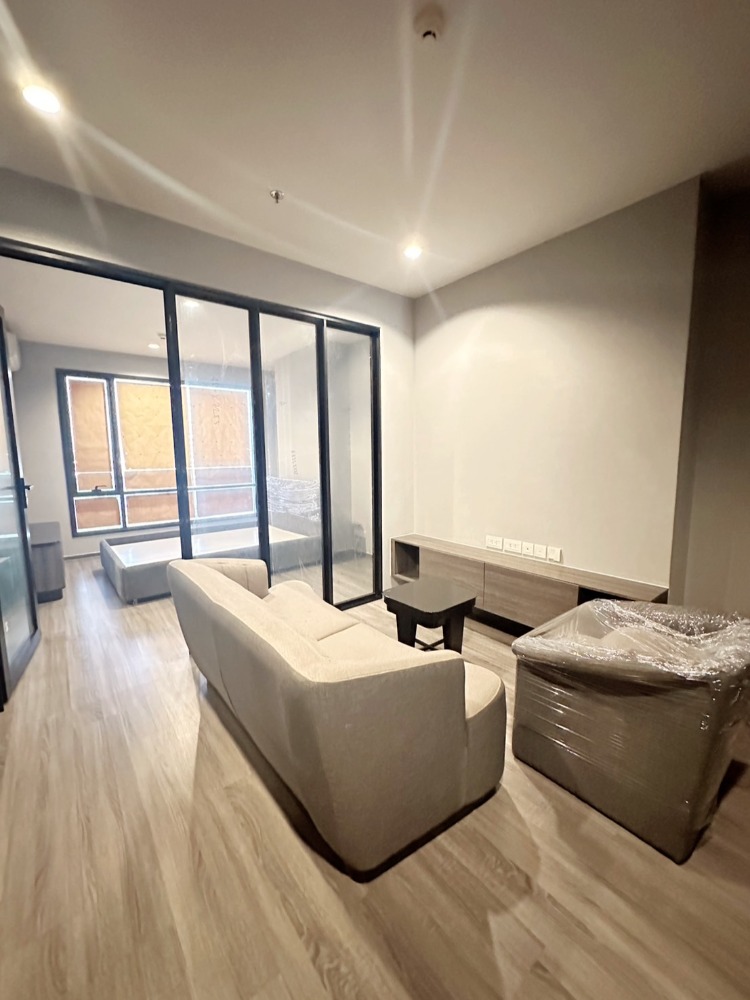 For SaleCondoRatchathewi,Phayathai : Near BTS Victory Monument! Location: Medical Hub Condo IDEO Mobi Rangnam 1Bed starting at 5.XX, free furniture, free transfer. Free common fees for up to 3 years!