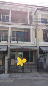 For RentTownhouseKaset Nawamin,Ladplakao : Townhone on Lat Pla Khao Road with 3 bedrooms, can register company and pet friendly.