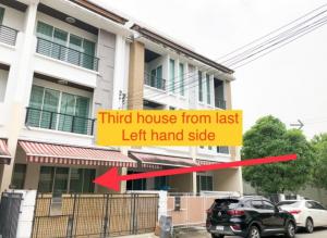 For RentTownhouseEakachai, Bang Bon : 3-story townhome for rent, Baan Klang Muang Sathorn-Taksin, good location, close to the city, if interested call: 0922829196