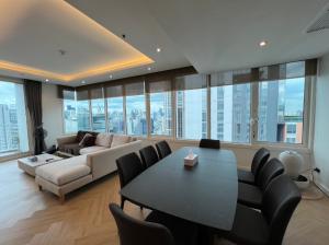 ขายคอนโดสุขุมวิท อโศก ทองหล่อ : SELL (32 MB Negotiable) High Floor + Nice View 3 Bed 142 Sqm @BTS Prompong