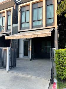 For SaleTownhouseSamut Prakan,Samrong : Townhome for sale, Pleno Sukhumvit-Bangna, 26.5 sqw, 3 bedrooms, corner unit, like new condition. Near Mega Bangna.