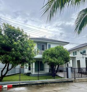 For SaleHouseBangna, Bearing, Lasalle : Corner detached house for sale, Pruklada Bangna, KM.26, Bangna-Trad Road, Bang Bo, Samut Prakan.